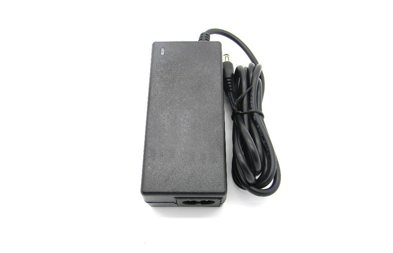 Điện Desktop Switching Power Supply / ngoại 12V 5A adapter