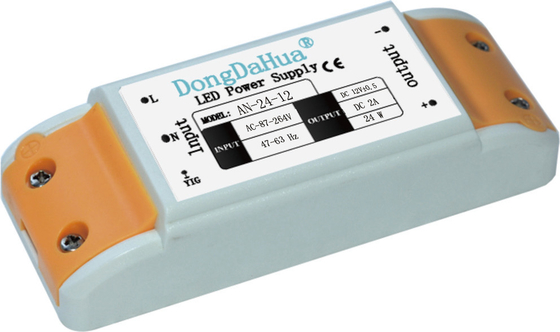 hiệu quả cao nhà máy Thâm Quyến LED dải DC12V / 24V CE RoHS cung cấp điện bằng nhựa