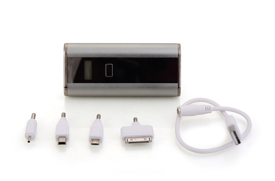 Điện thoại di động / xe 5V Mobile Power Supply WIth 7800mAh LED