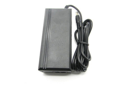 12V 2A AC Để DC Power Adapter Quá dòng / Liên tục 5.5x2.1mm hiện tại