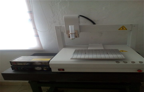 Desktop Epoxy Keo Pha Chế Robot Systems Với Ce niêm yết
