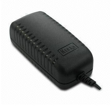 Safe 15 Watt phổ AC Power Adapter Slim Đối với Audio / Video sản phẩm