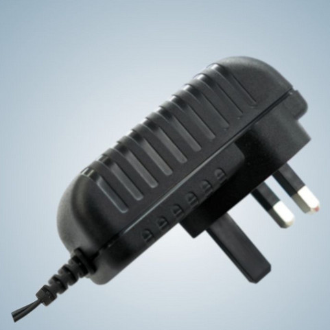 24W Treo Tường Phổ AC Power Adapter EN60950 / EN60065 cho Điện tử KSAS024 Dòng KTEC
