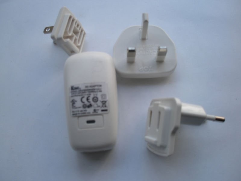 5V - 5.5V DC, 100V - 250V AC 60Hz LED phổ USB Power Adapter